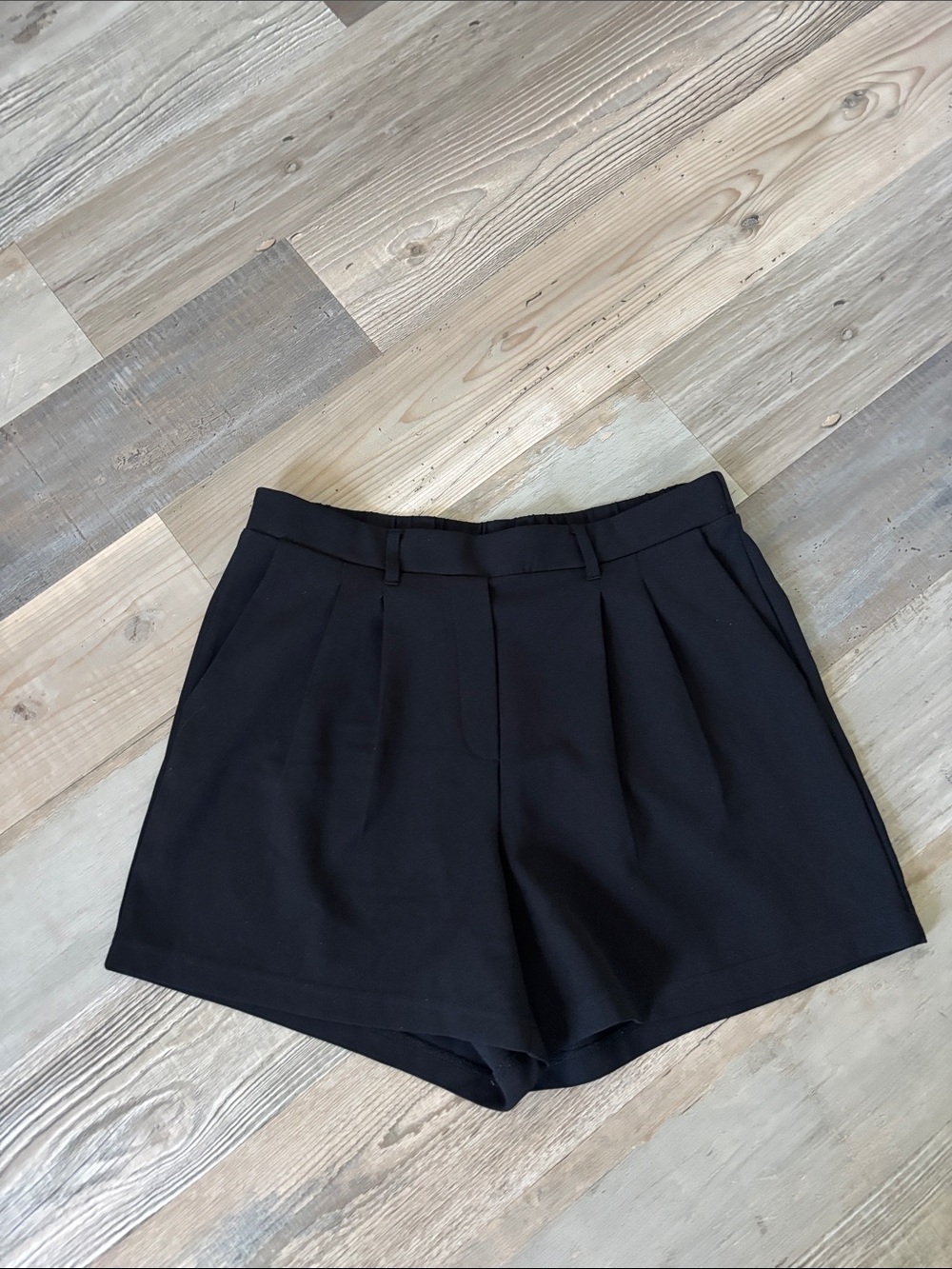 32 Degrees Black Pleated Belted Shorts